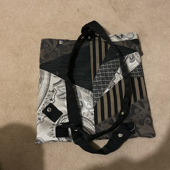 💚Carson Rogers
Design❤️ backpack convertible. Carogi - Picture 1 of 8